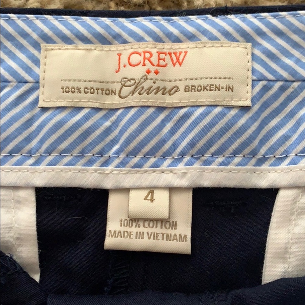 Shorts - Picture 2 of 3